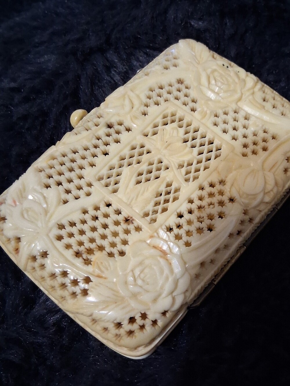 Chinese Ivory Vintage Cigarette Box ca. 1900
